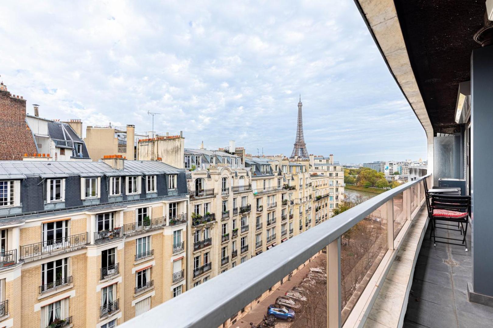 Guestready - View Of The Eiffel Tower Ideal For 2 Apartment Paris Exterior photo